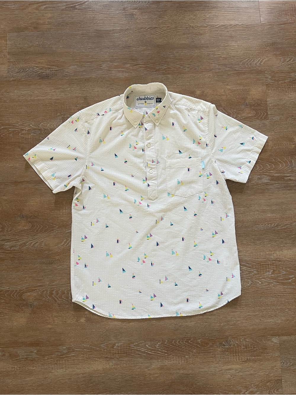 Chubbies Sailboat Seersucker Popover Shirt | Cream | Men’s Medium